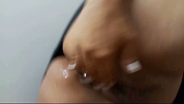 Me Pega Na Parede E Me Come Com Força Pelo Rabo