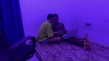 Minha Meia Irmã Veio Me Pedir Pau E Eu Não Resisti