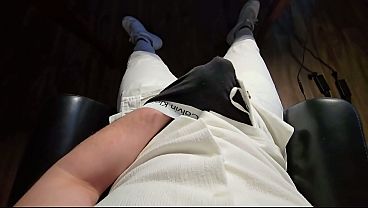 Papai Alemão Se Masturba Antes De Sair Com Os Amigos