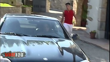 Peitos Enormes De Ana Martin Balançam Enquanto Rico Fode Duro